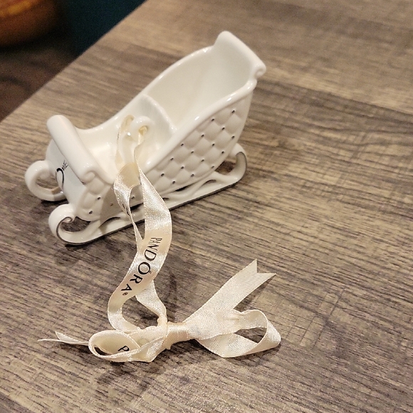 Pandora White Ceramic Sleigh Ornament/ 2014 - Picture 1 of 5